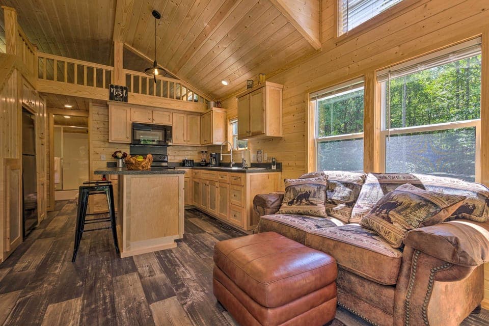 Cabin Interior | Smart TV | Free High-Speed WiFi