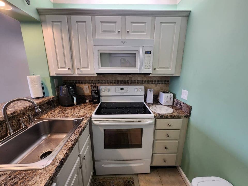 Kitchen (1)