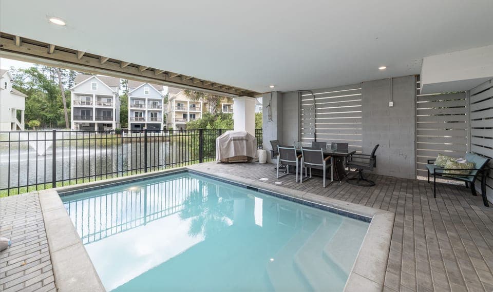 Private FREE Heated Pool Grill and FirePit Table!