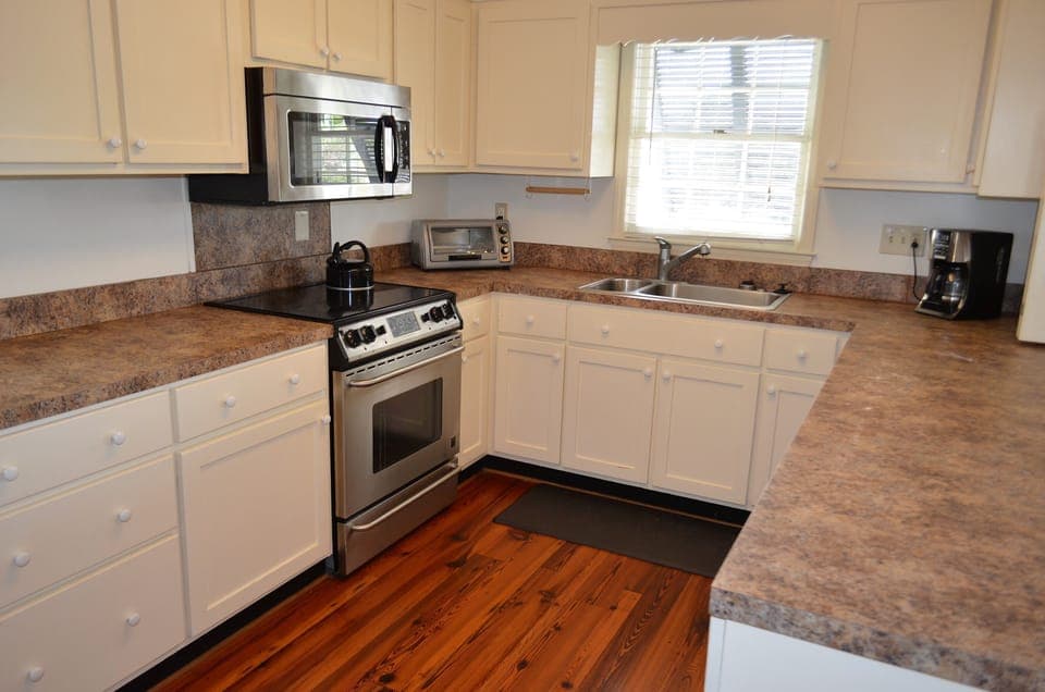 Fully equipped kitchen,