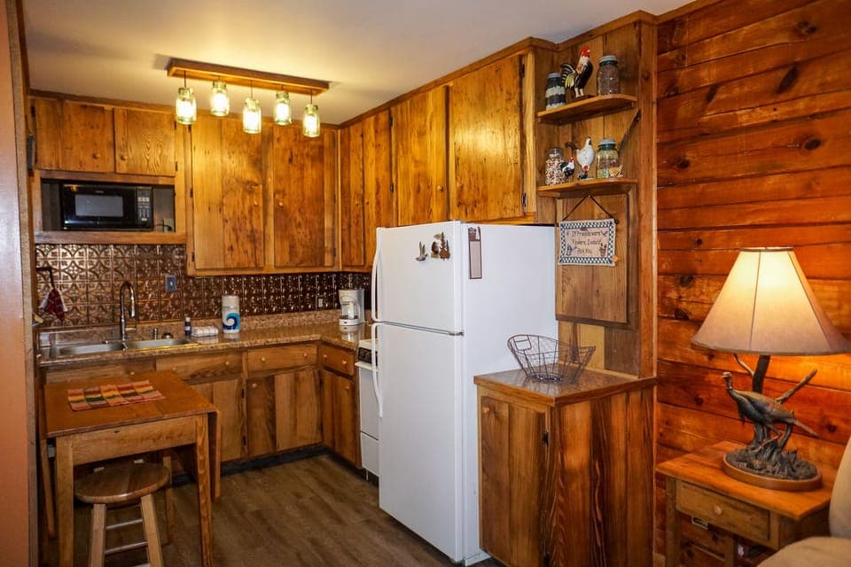 Full Kitchen - Full kitchen