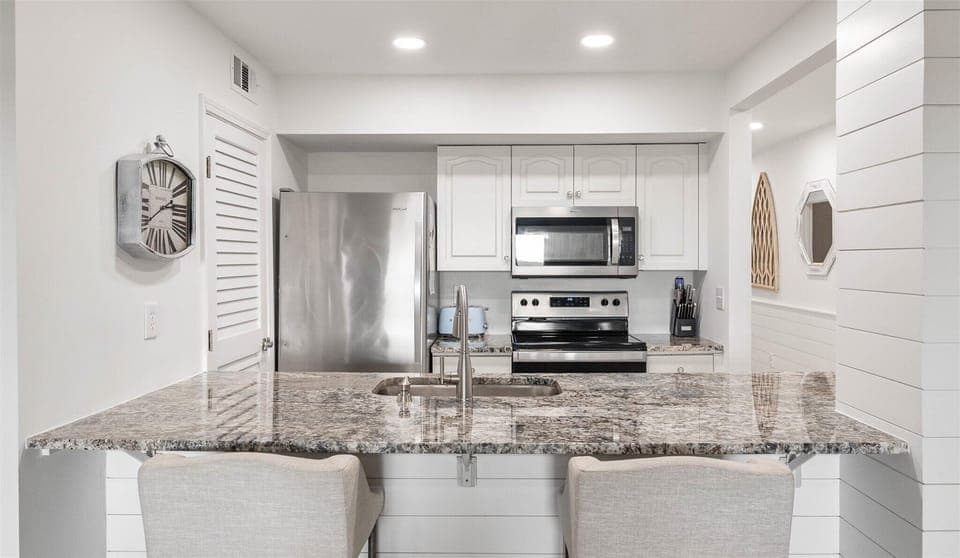 Dine at the kitchen counter
