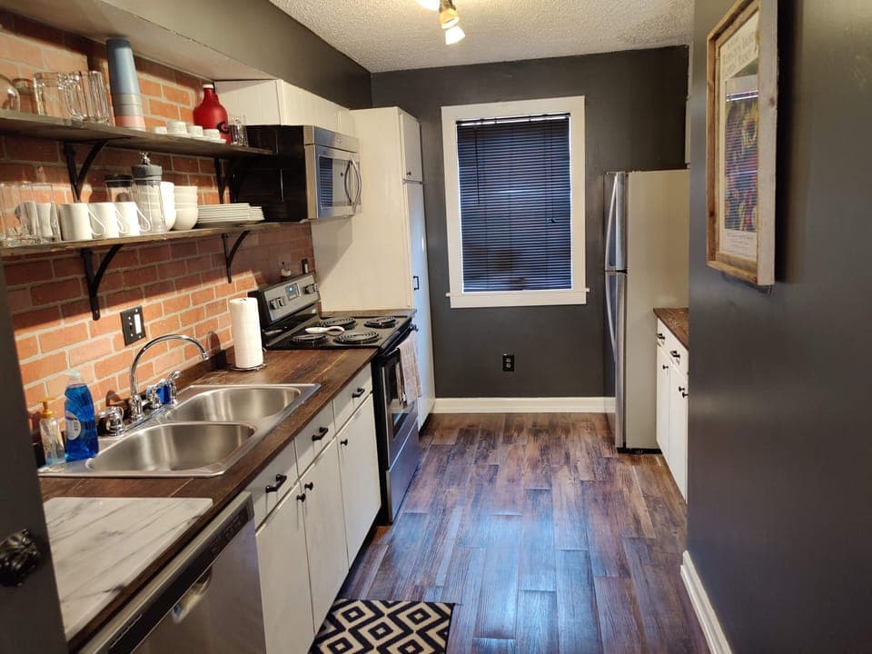The kitchen is fully equipped for home cooked meals! 