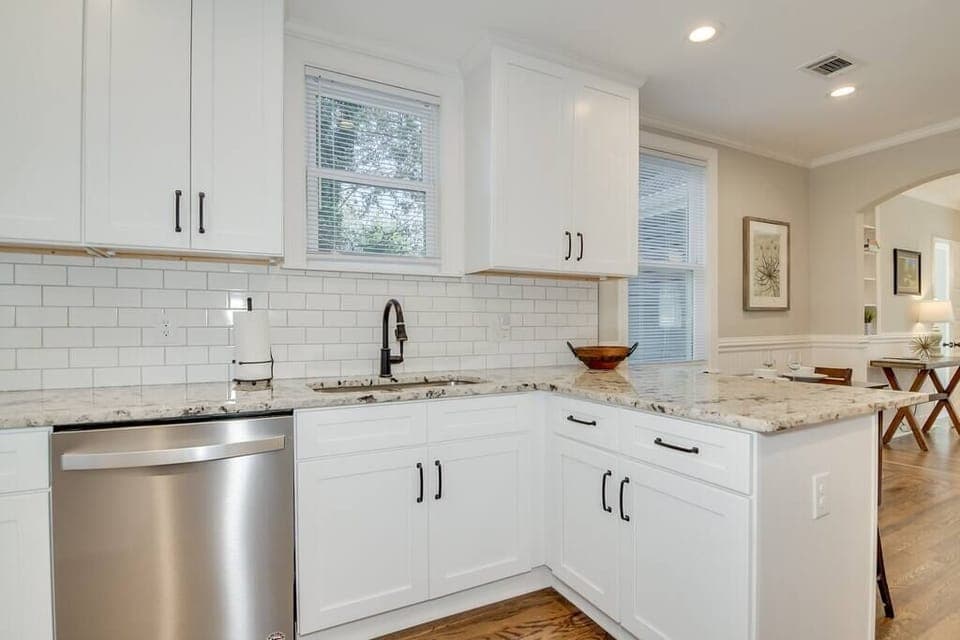 Full Stocked Kitchen (3)