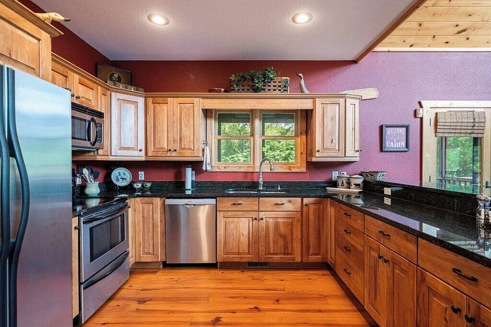 Roomy working kitchen