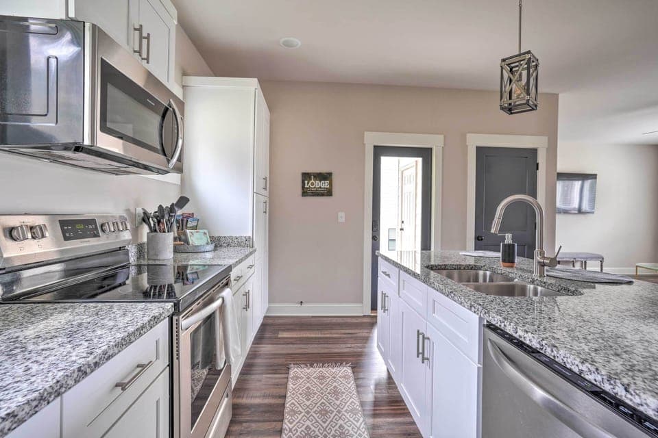 Fully Equipped Kitchen | Drip Coffee Maker | Blender | Toaster