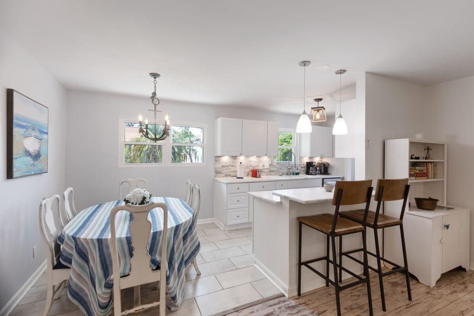 Counter Seating, Dining Area & Kitchen