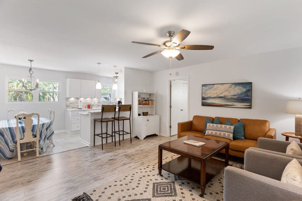 Welcome to 1018 E. Cooper on Folly Beach! Luxury, Renovated House, Close to Beach