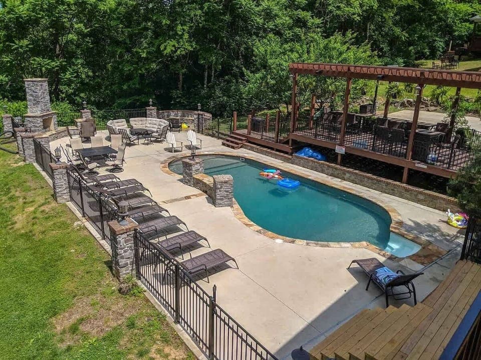Pool shared with 2 other homes.