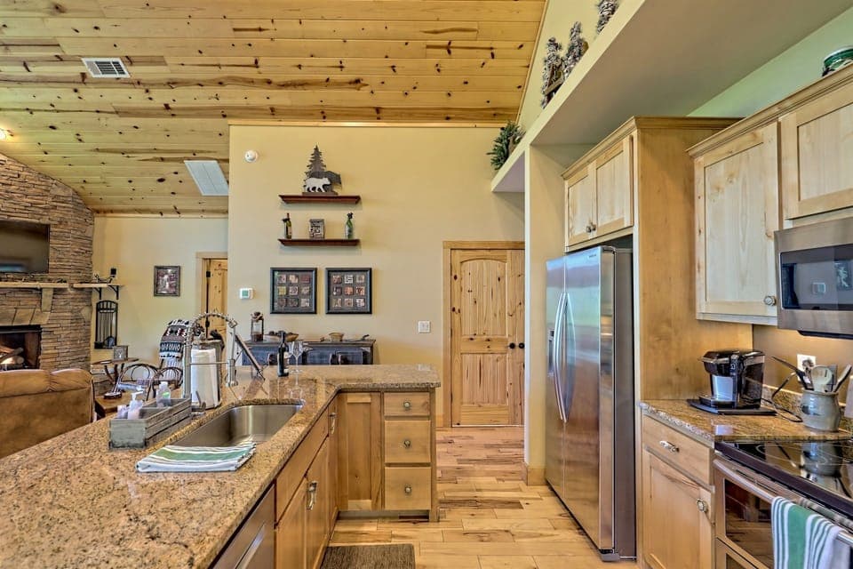 Granite Countertops & Stainless Steel Appliances
