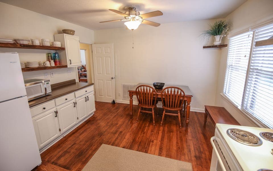 Kitchen dining area