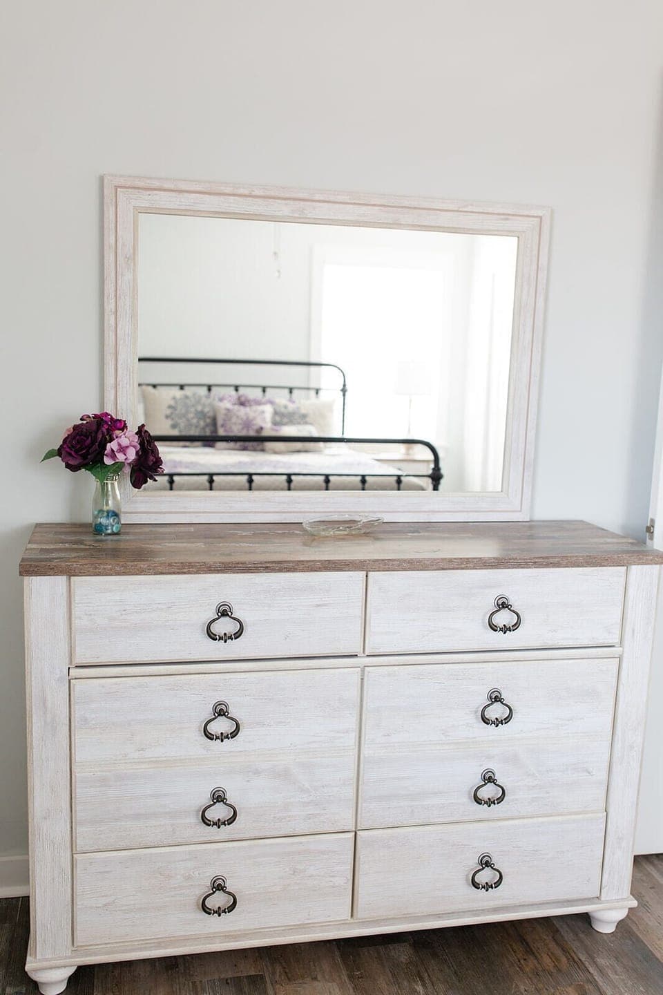 Queen bedroom