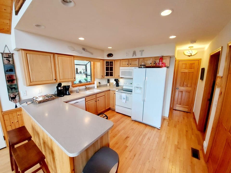Roomy equipped kitchen for whipping up those gourmet meals 