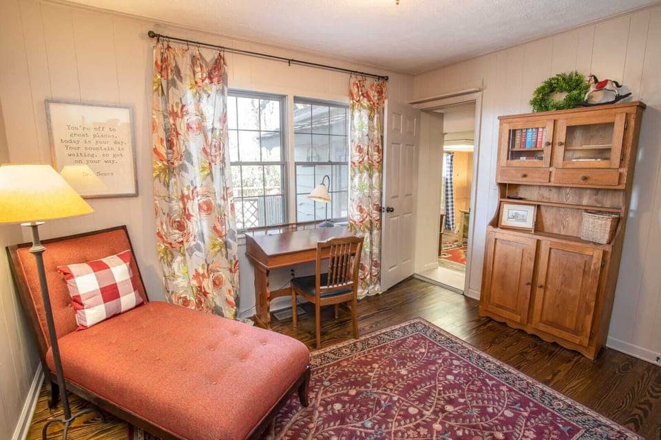 Flexible Anteroom for reading and relaxing near Bunk Room