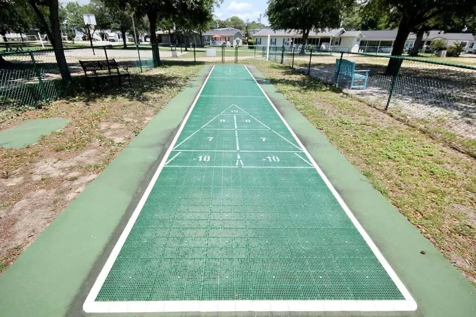 shuffle board
