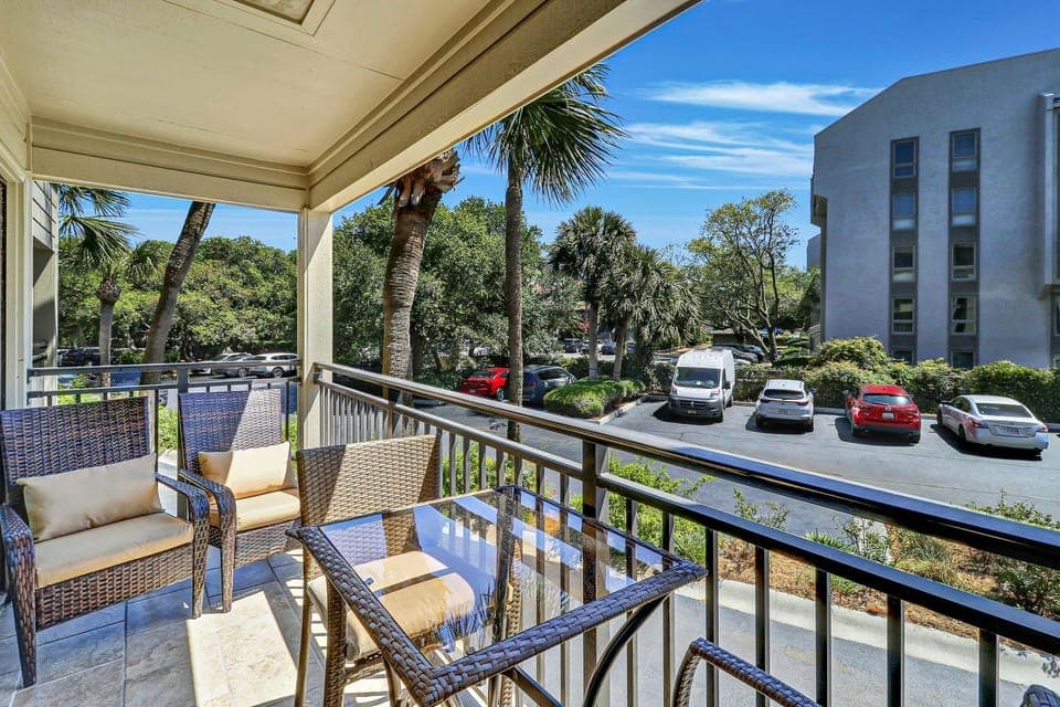 Outdoor Deck - Seating for 4 on this sunny balcony.