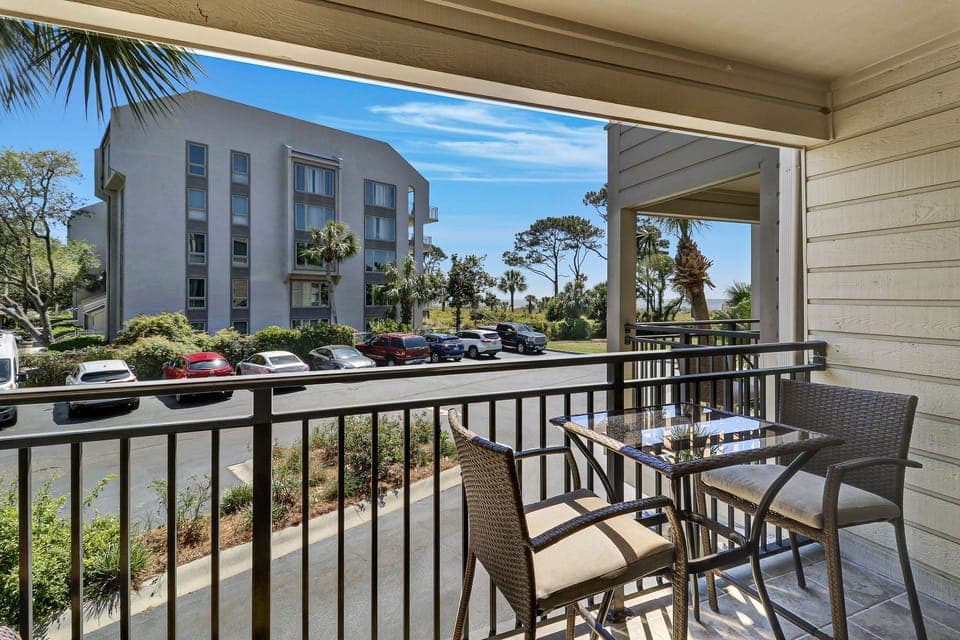 Outdoor Deck - Sunny spot to have morning or afternoon beverages!