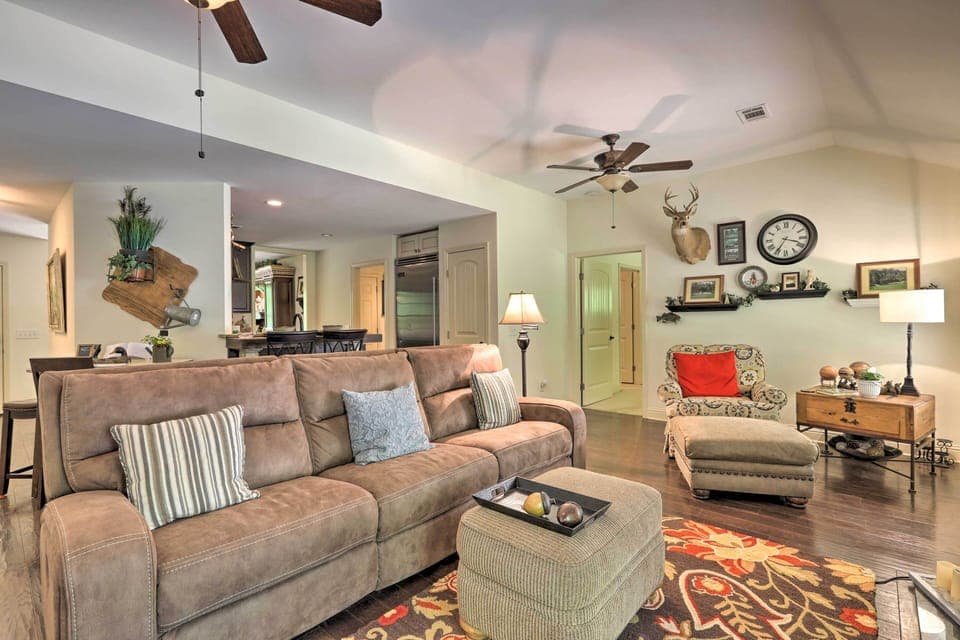 Living Room | Fireplace