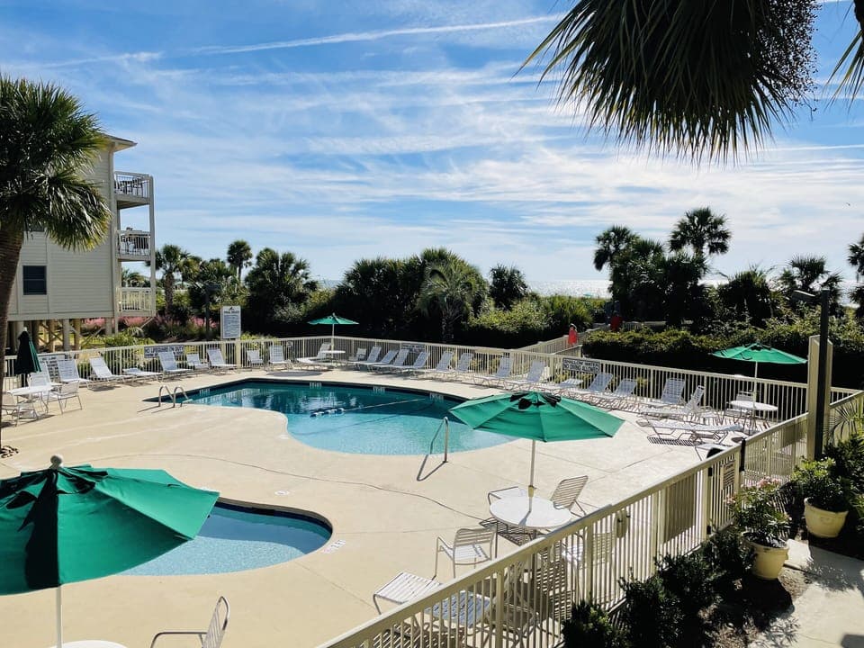 Your pool and kiddy pool in a great setting 