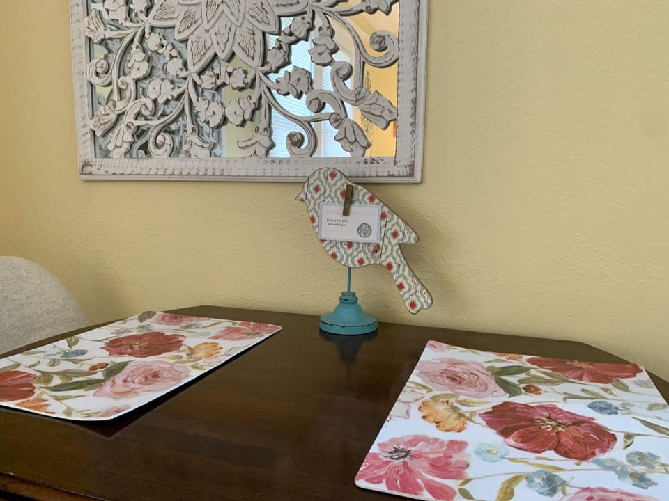 Dining table
