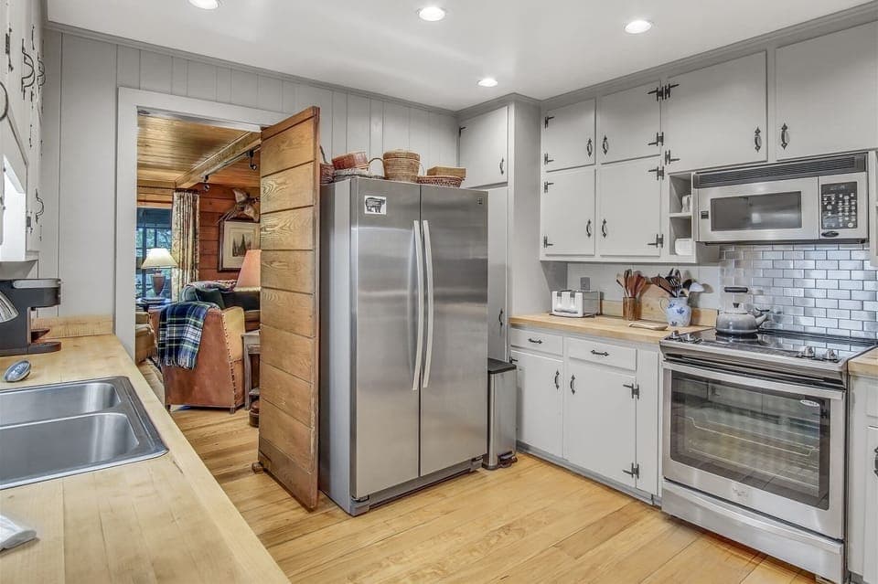 Kitchen, Main Level