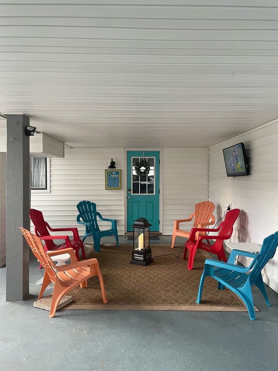 Lounge area under the house 