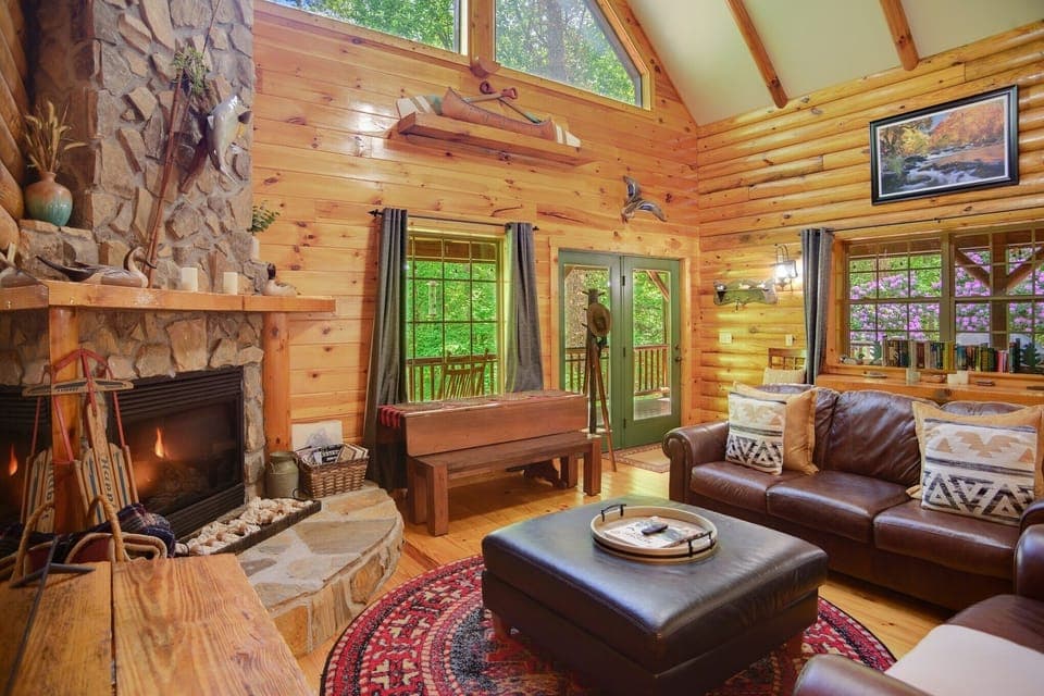Furniture, Living Room, Indoors, Room, Fireplace