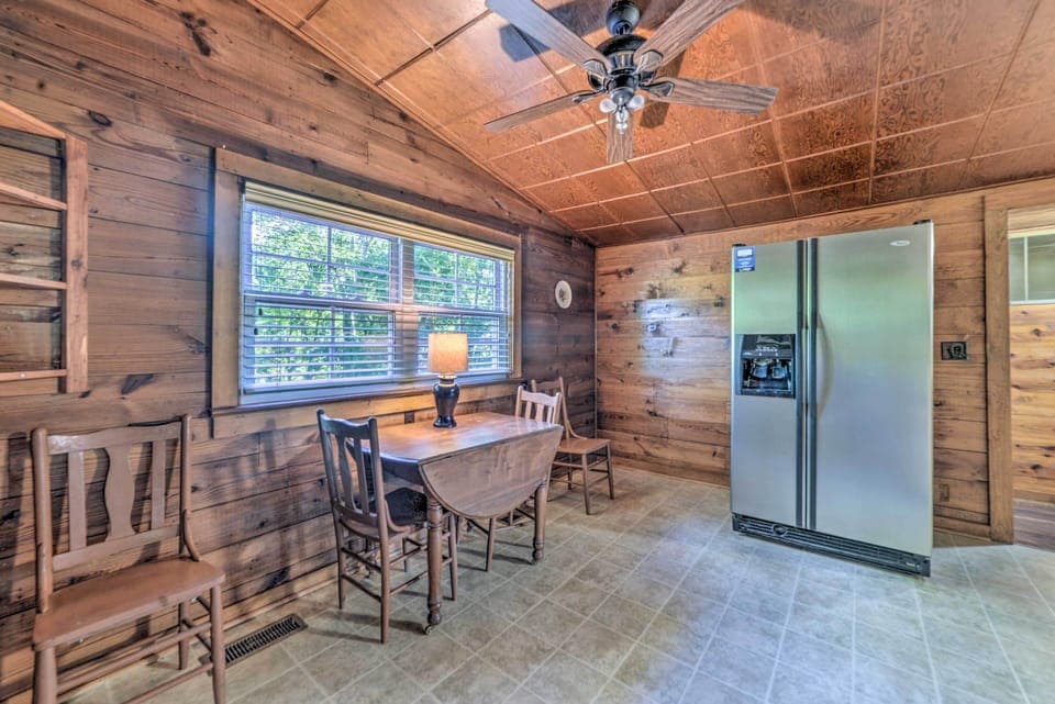 Breakfast Nook | 1st Floor