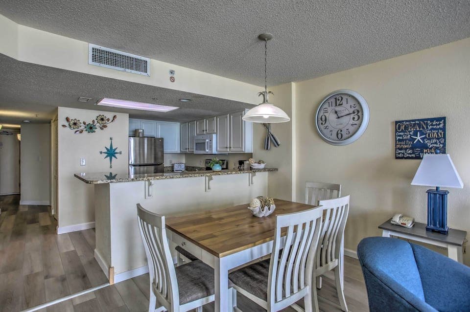 Dining Area | Seating for 6