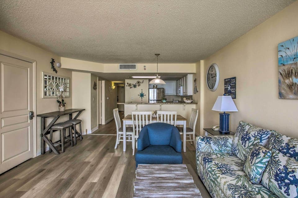 Living Area | Open Floor Plan