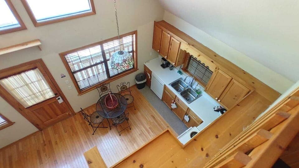 Kitchen dining