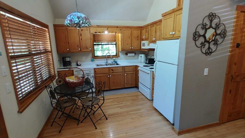Kitchen dining