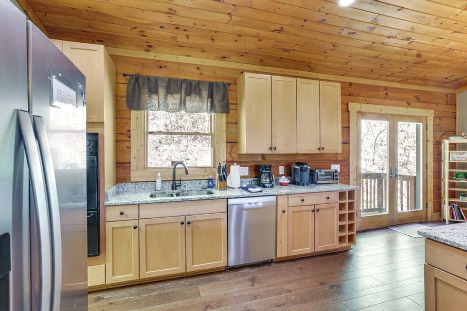 Kitchen | Dishware/Flatware
