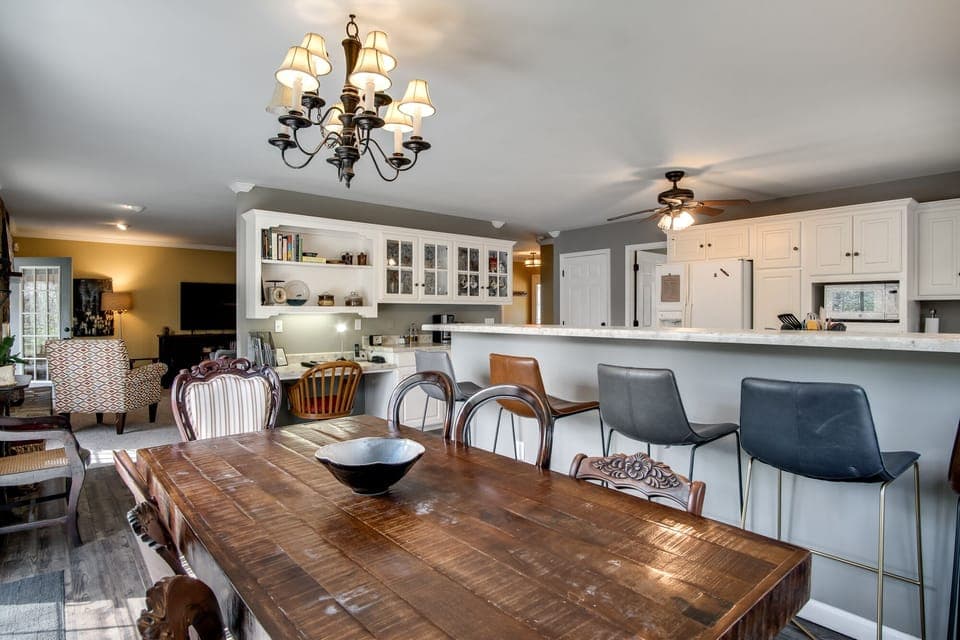 Dining room table