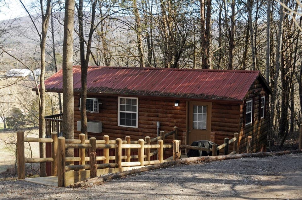 The Toolshed Cabin (1)