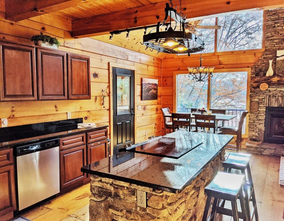 You'll LOVE this amazing custom kitchen - perfect for sharing family dinner.