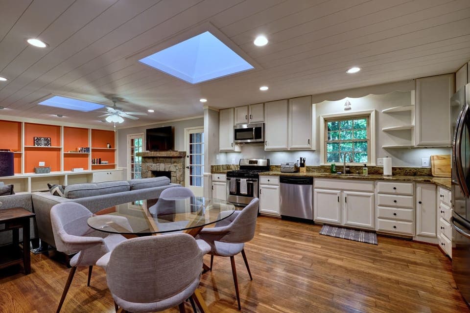 Dining/Kitchen