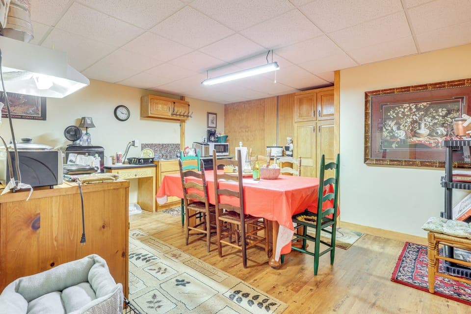 Kitchenette | Well-Equipped | Cooking Basics | Toaster Oven | Coffee Maker