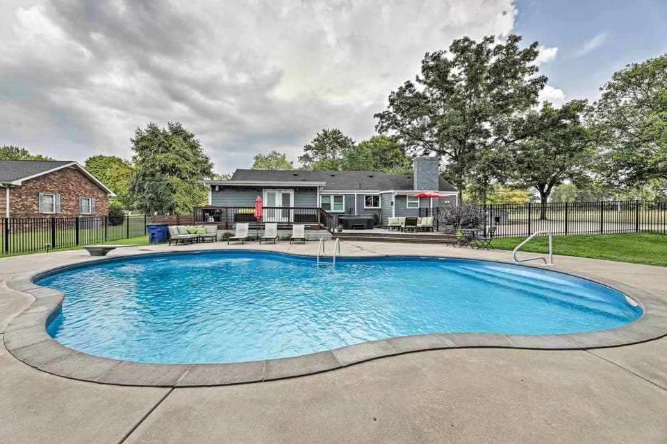 Joelton Vacation Rental | 3BR | 3BA | 1,893 Sq Ft | Stairs to Enter