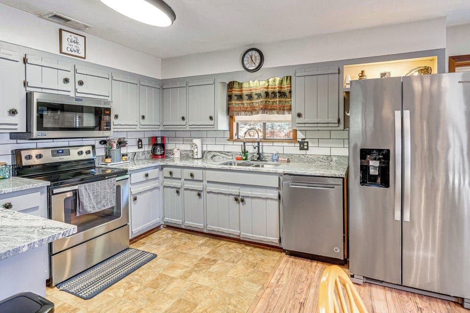 Fully Equipped Kitchen | Cooking Basics & Spices | Drip Coffee Maker