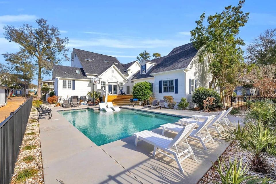 Private pool