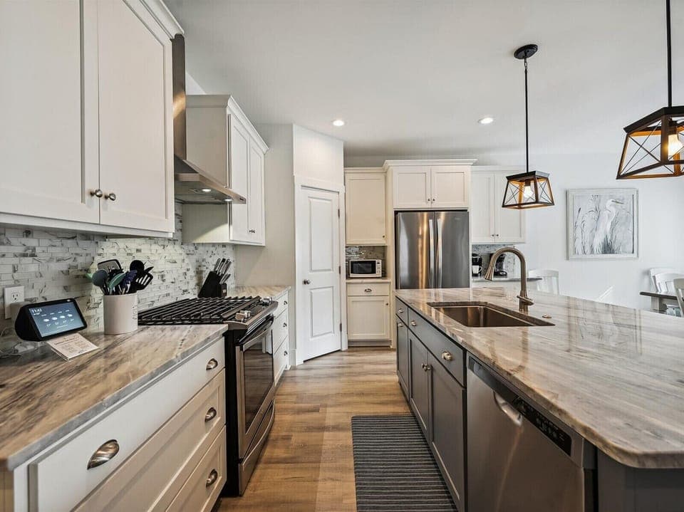 Beautifully Updated Kitchen at 32 Firethorn