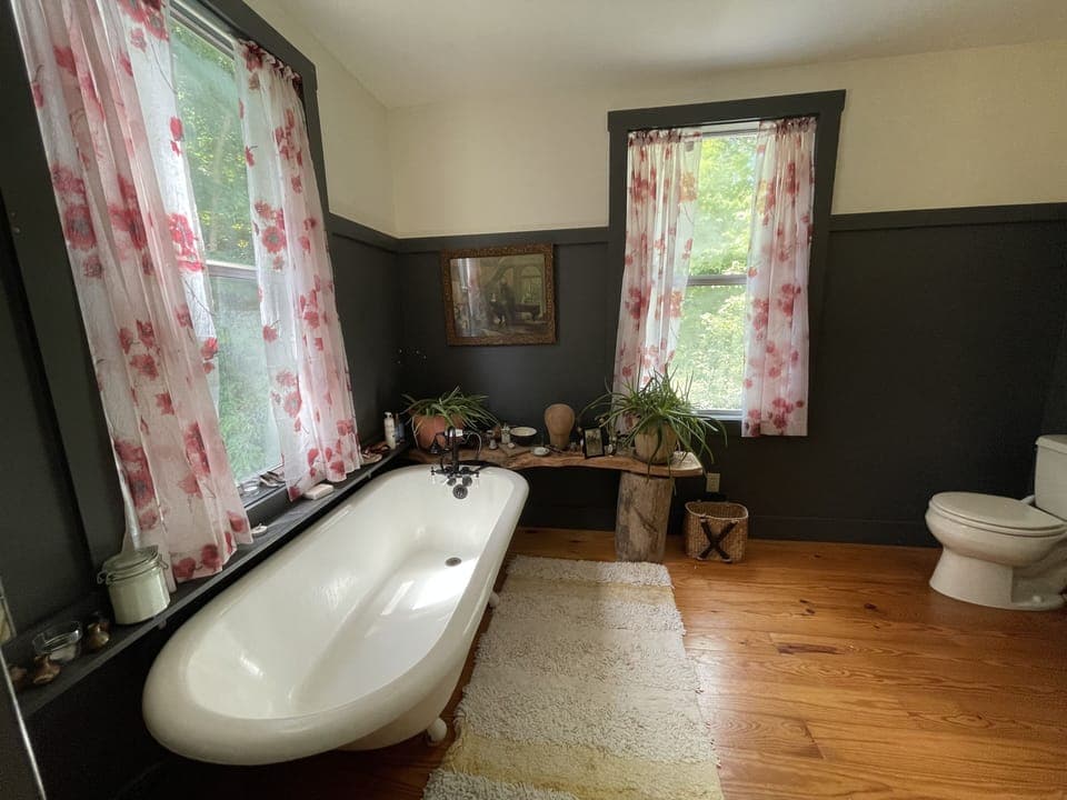 clawfoot tub upstairs