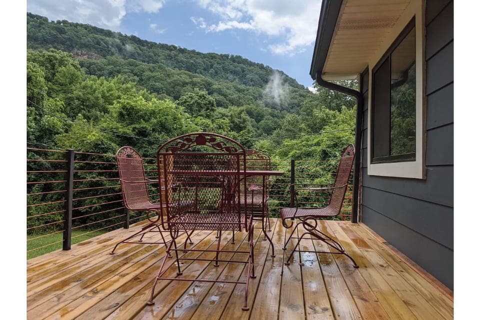 Large private front porch with spectacular mountain views