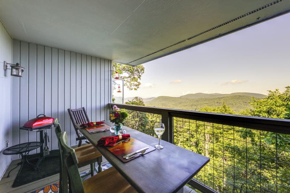 Highlands Vacation Rental | 2BR | 2BA | 2 Floors | Stairs Required | 1,664 Sq Ft
