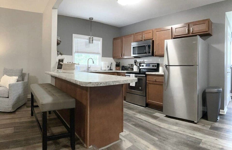 Another view of the kitchen!