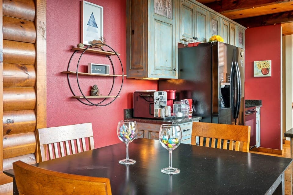 Eat in kitchen and coffee station