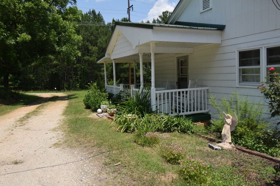 Side porch 