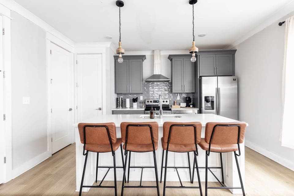 full kitchen