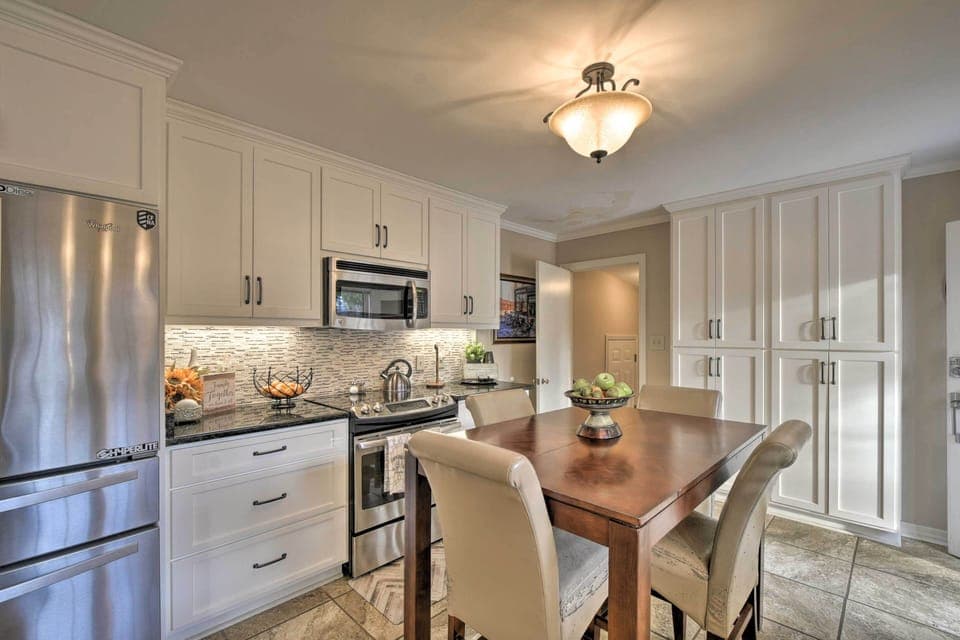 Fully Equipped Kitchen | Toaster